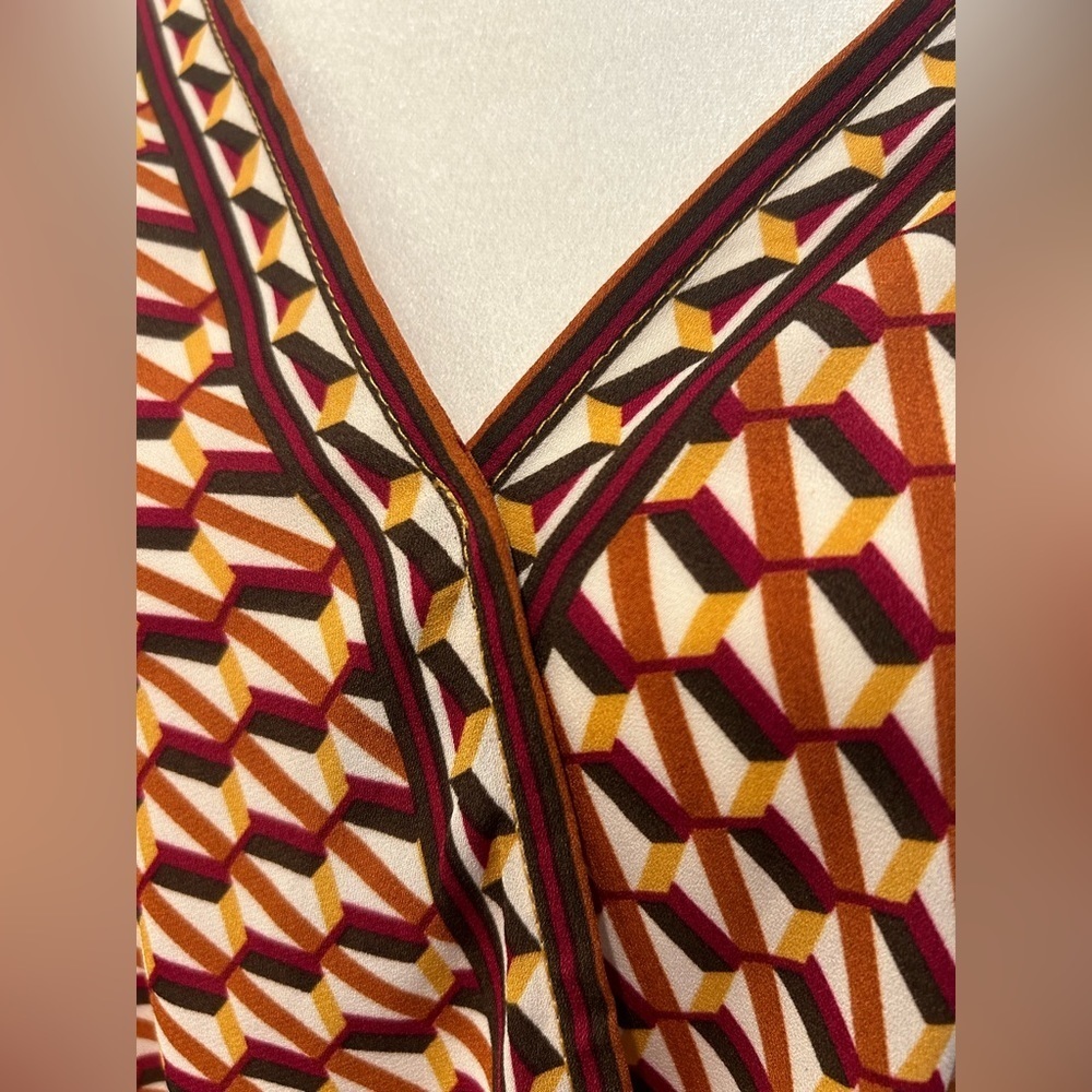 NWOT Max Studio Faux Wrap V Neck Geometric Print Blouse Medium - Picture 2 of 8